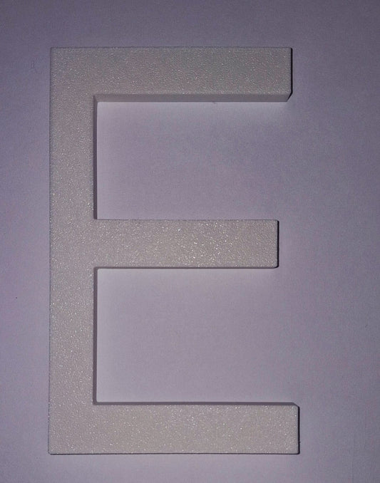 Literă decorativă „E” – 13 cm, imprimare 3D